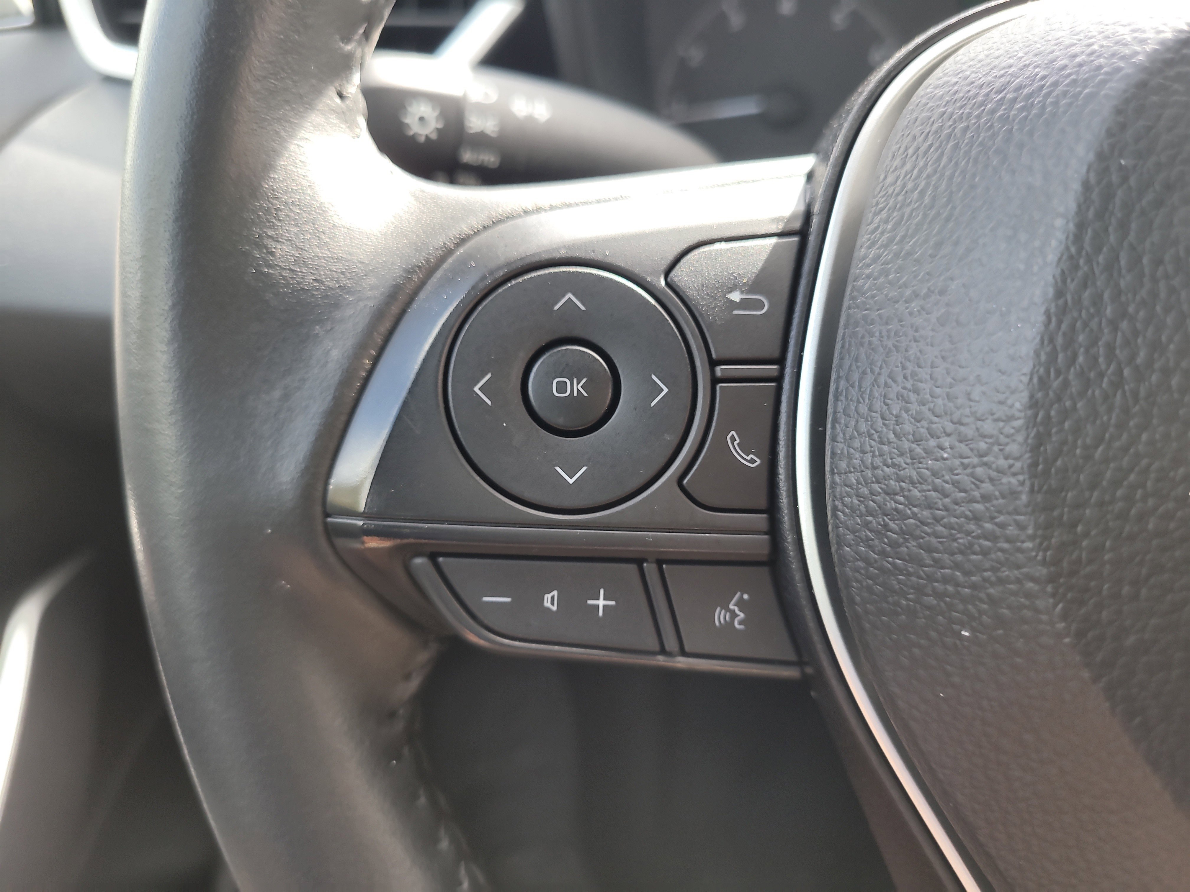 Certified 2025 Toyota Corolla SE image 27