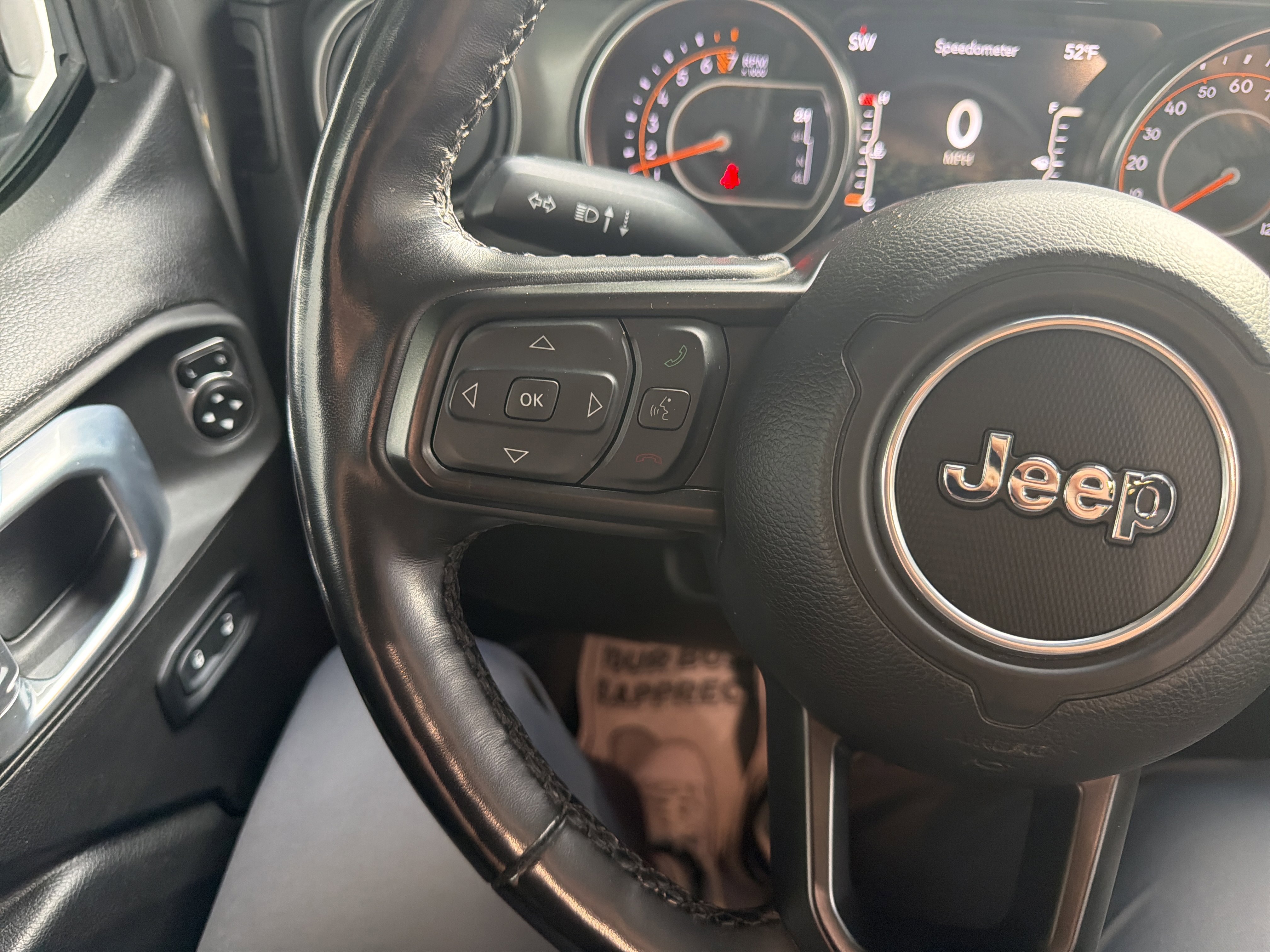 Used 2023 Jeep Gladiator Sport AWD/4WD image 18