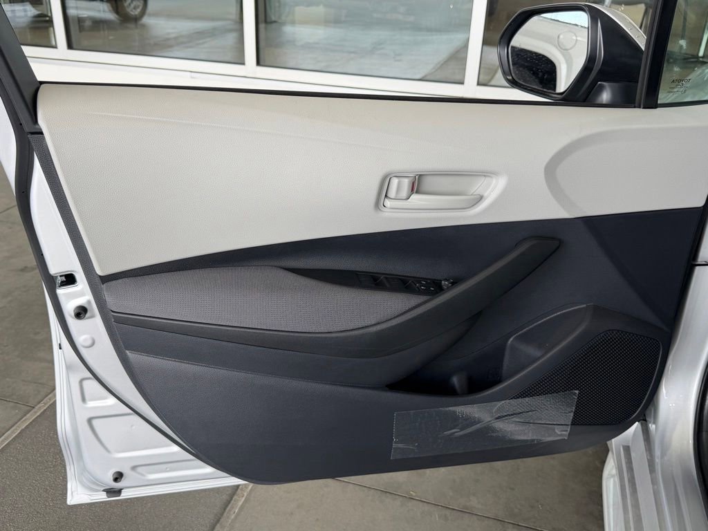 Used 2026 Toyota Corolla LE FWD image 17