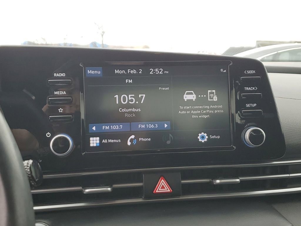 Used 2021 Hyundai Elantra SEL w/ Convenience Package image 18