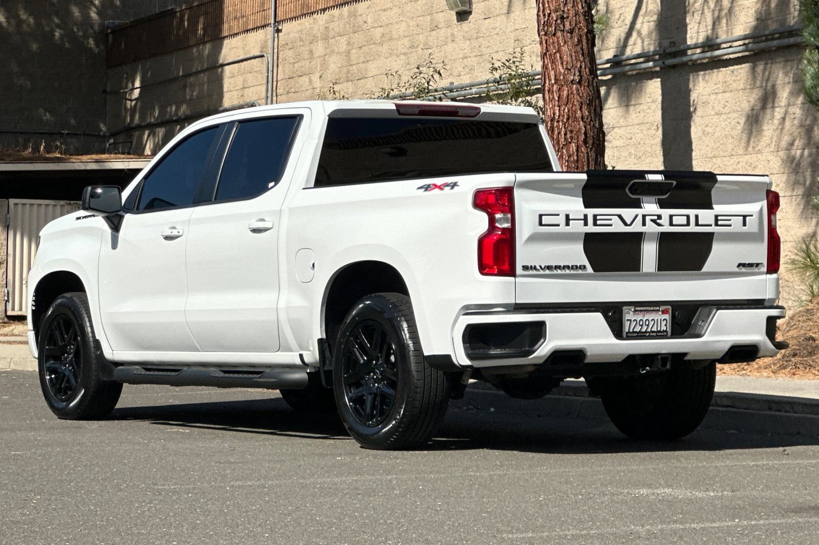 Used 2023 Chevrolet Silverado 1500 RST w/ Rally Edition AWD/4WD image 5