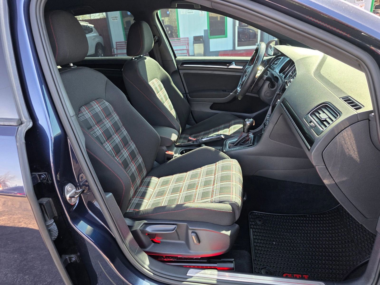 Used 2017 Volkswagen GTI S image 10