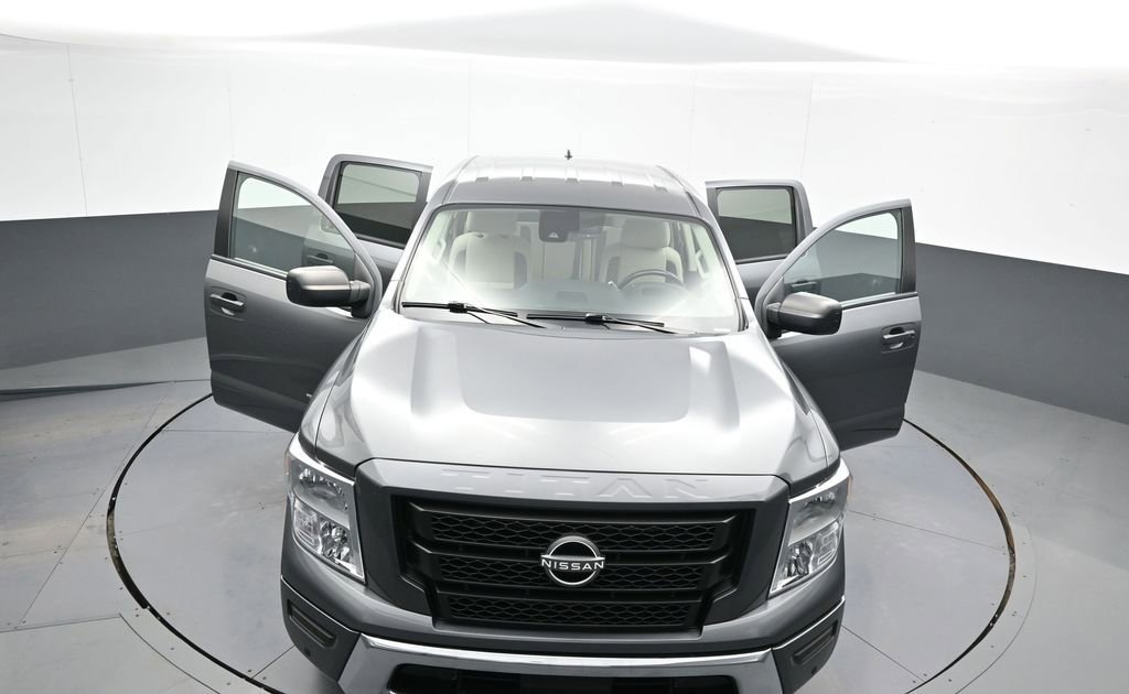 Used 2024 Nissan Titan SV w/ SV Convenience Package image 43