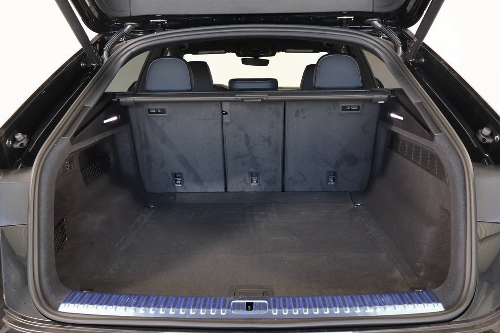 New 2027 Audi SQ8 Prestige AWD/4WD image 8