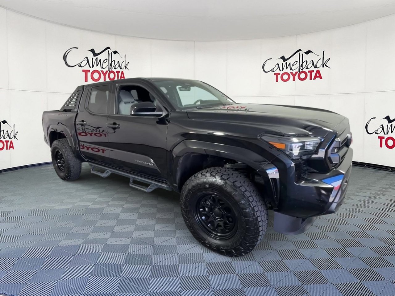 Used 2025 Toyota Tacoma SR5 AWD/4WD image 6