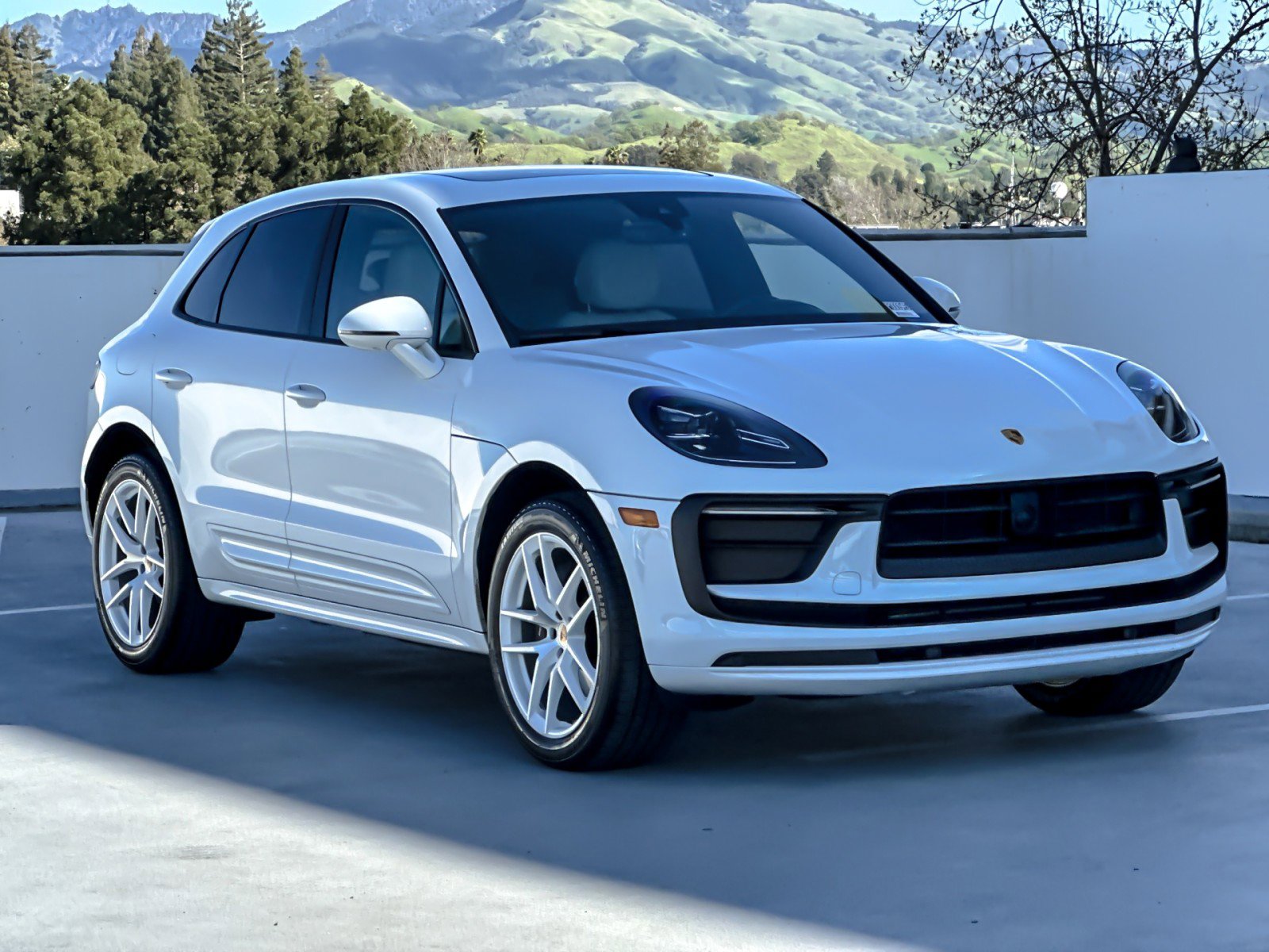 Certified 2023 Porsche Macan image 10