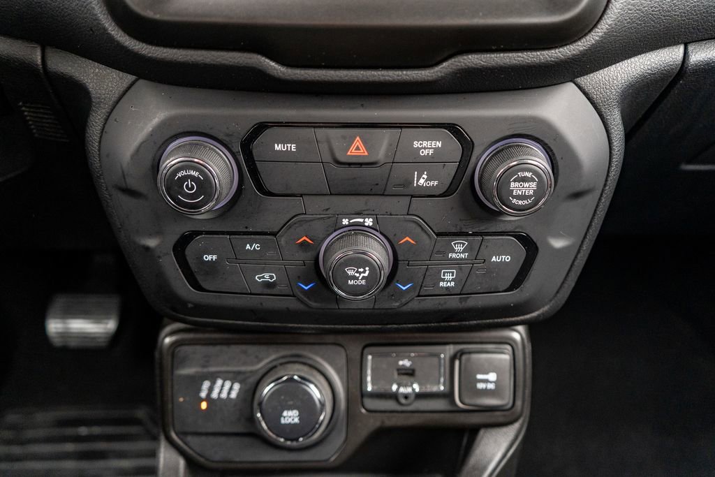 Used 2023 Jeep Renegade Limited AWD/4WD image 28