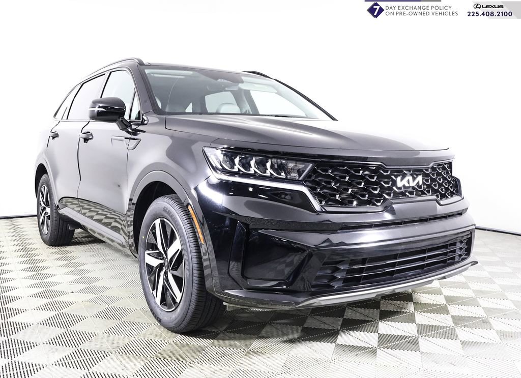 Used 2023 Kia Sorento S w/ Panoramic Sunroof Package