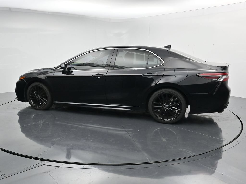 Used 2023 Toyota Camry XSE FWD image 5