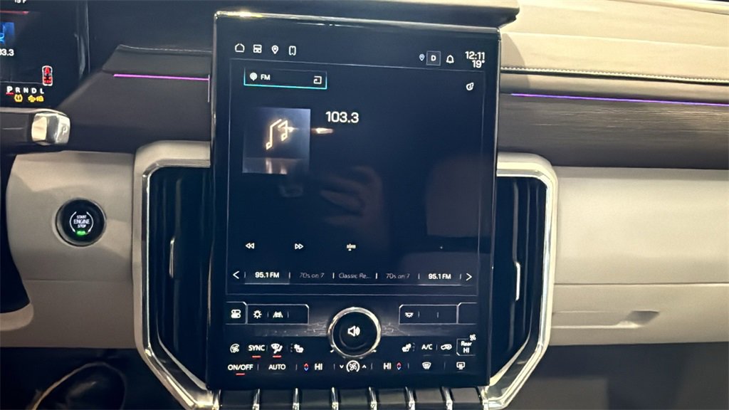 Used 2024 GMC Acadia Denali image 29