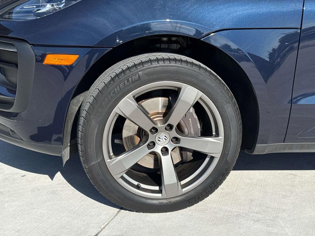 Certified 2023 Porsche Macan Turbo image 8