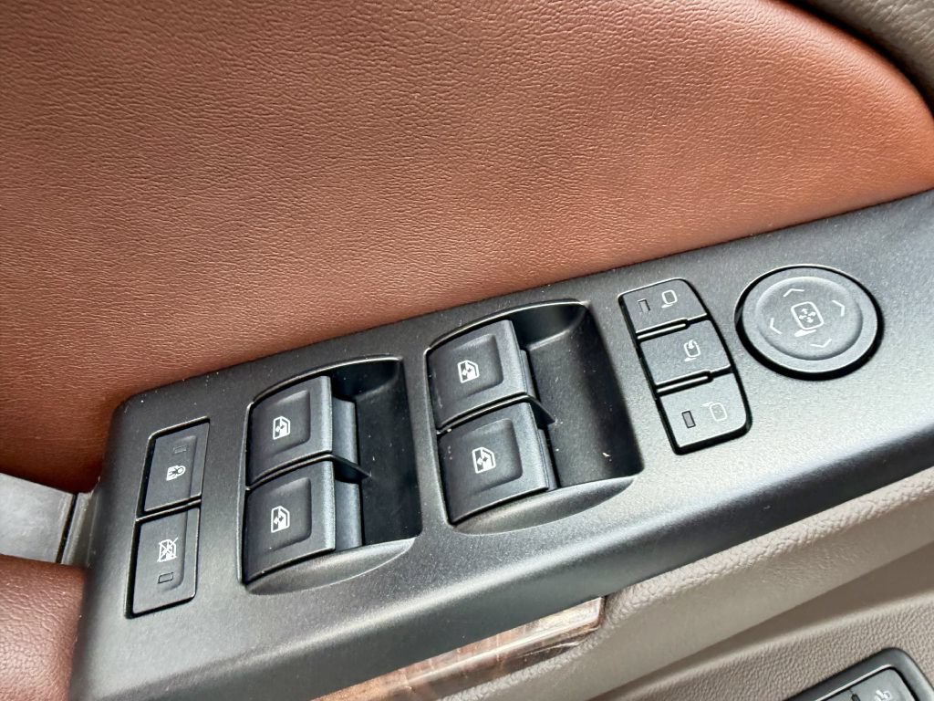 Used 2018 Chevrolet Tahoe Premier AWD/4WD image 28