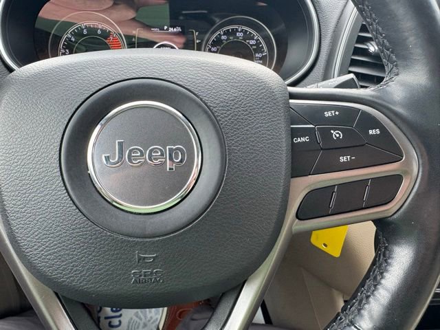 Used 2019 Jeep Cherokee Latitude w/ Cold Weather Group image 19
