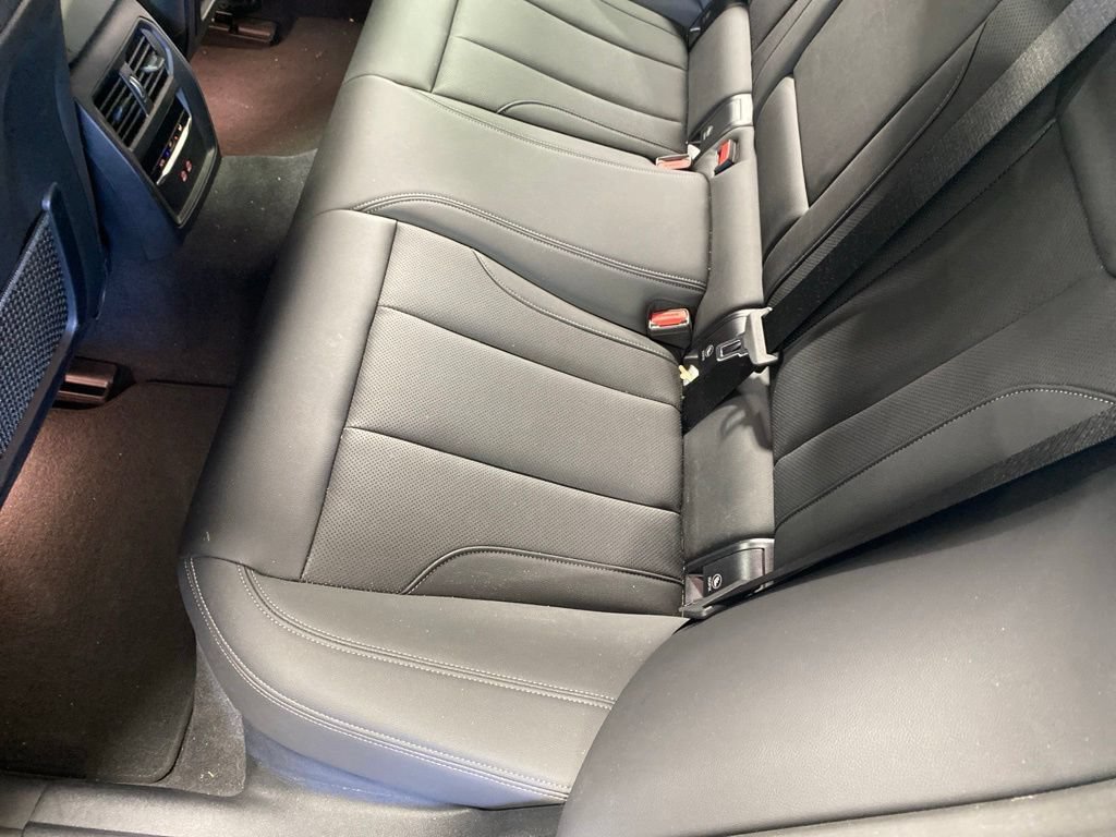 Used 2023 BMW i4 eDrive35 w/ Premium Package RWD image 8