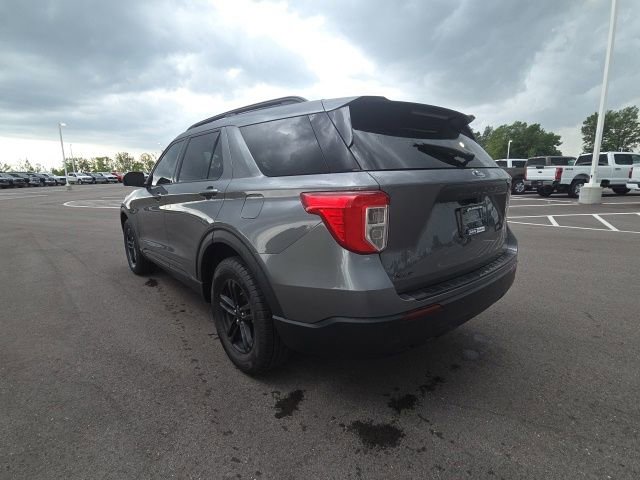 Used 2023 Ford Explorer XLT AWD/4WD image 15