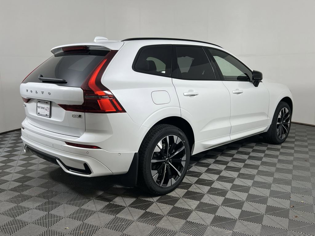 New 2026 Volvo XC60 B5 Plus w/ Climate Package image 8
