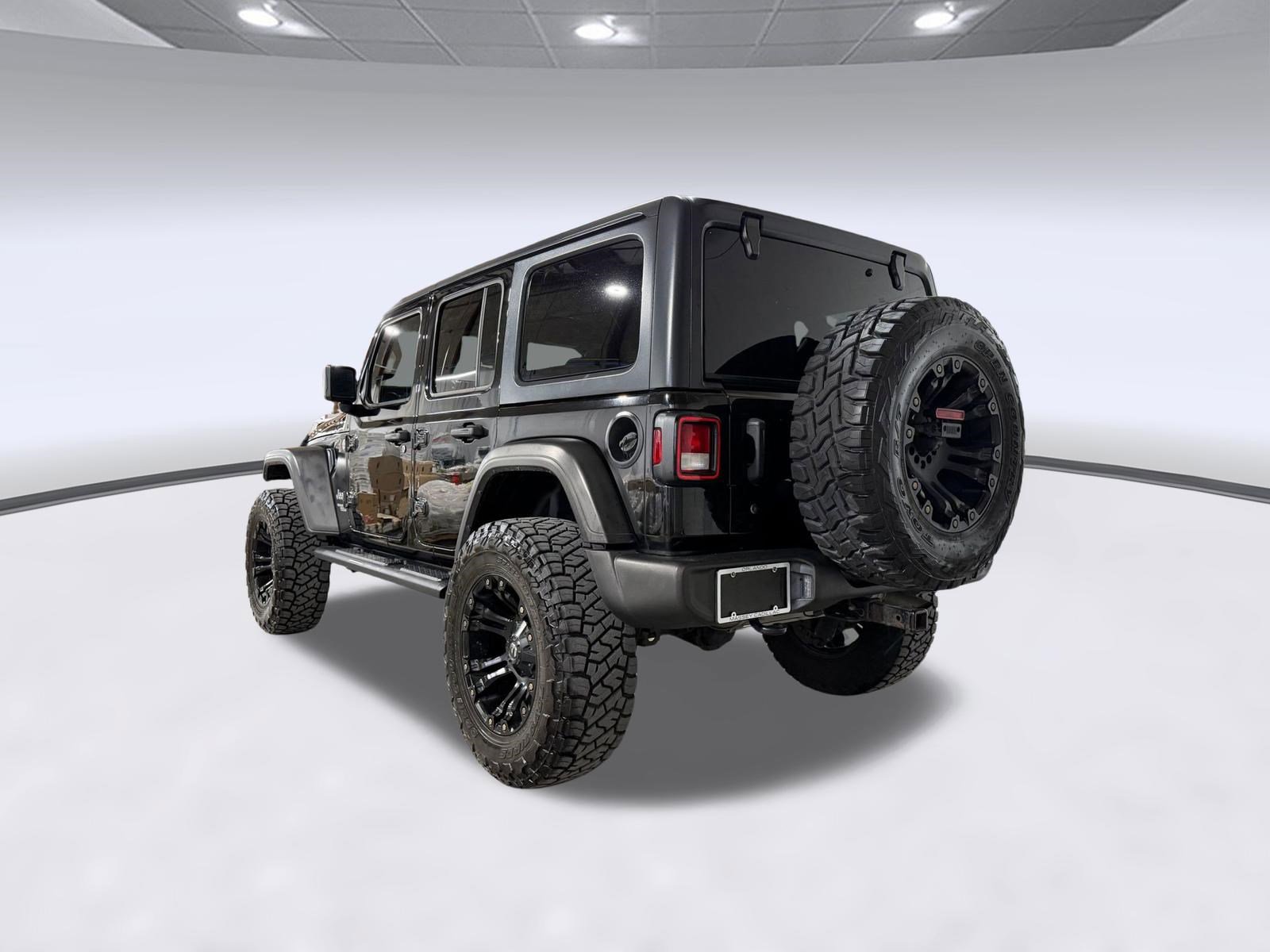 Used 2018 Jeep Wrangler Unlimited Sport S AWD/4WD image 3