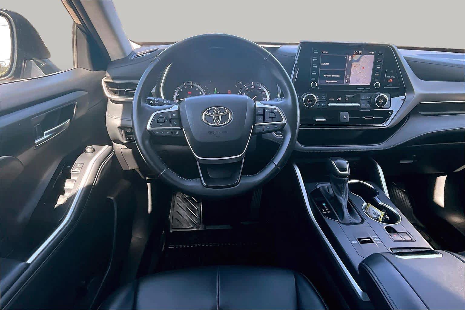 Used 2022 Toyota Highlander XLE FWD image 5