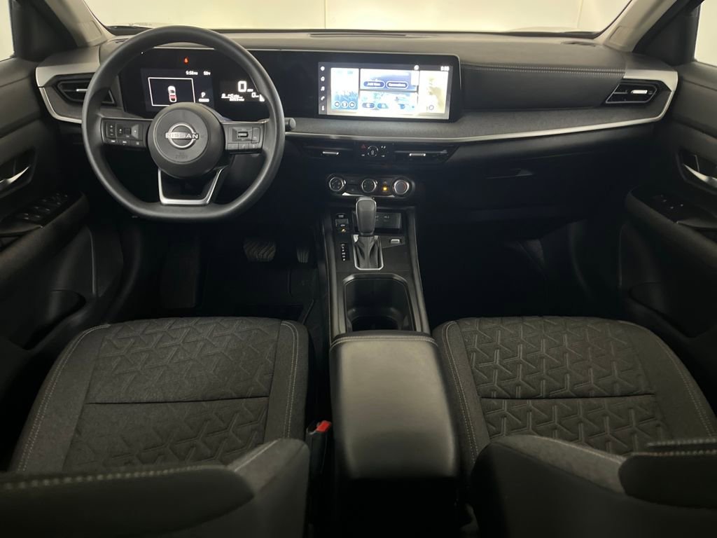 Used 2025 Nissan Kicks SV image 32