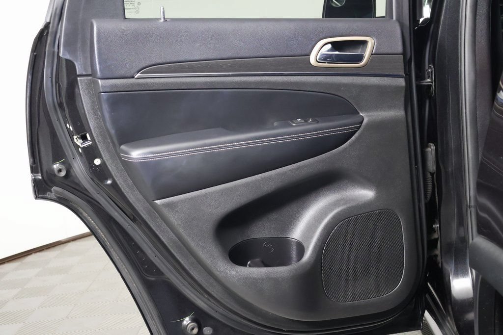 Used 2015 Jeep Grand Cherokee Limited RWD image 13