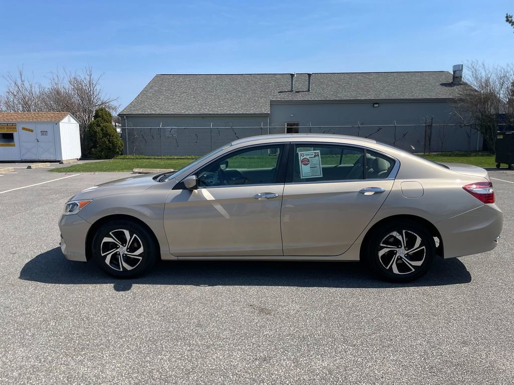 Used 2017 Honda Accord LX image 9
