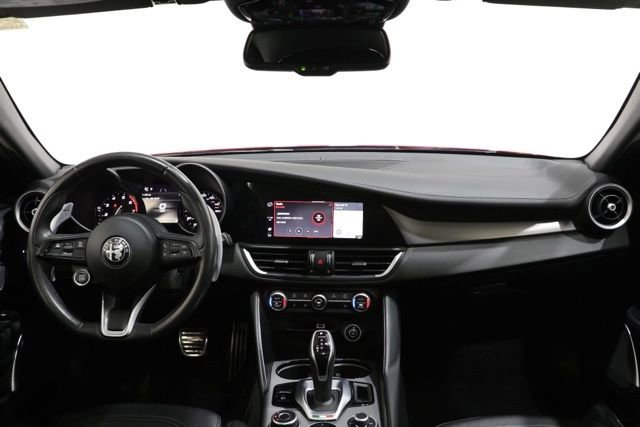 Used 2023 Alfa Romeo Giulia Veloce RWD image 13