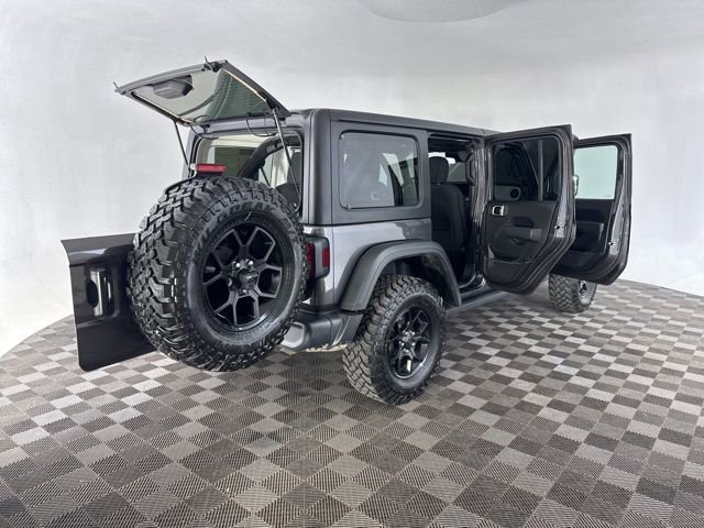 Used 2025 Jeep Wrangler Willys image 16