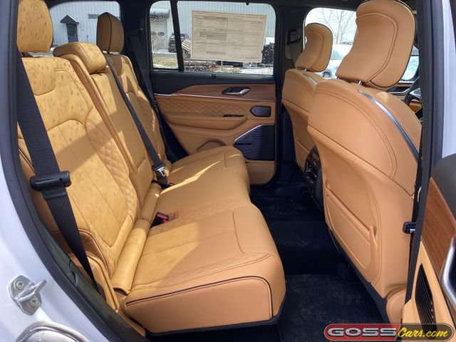 New 2026 Jeep Grand Cherokee Summit image 8