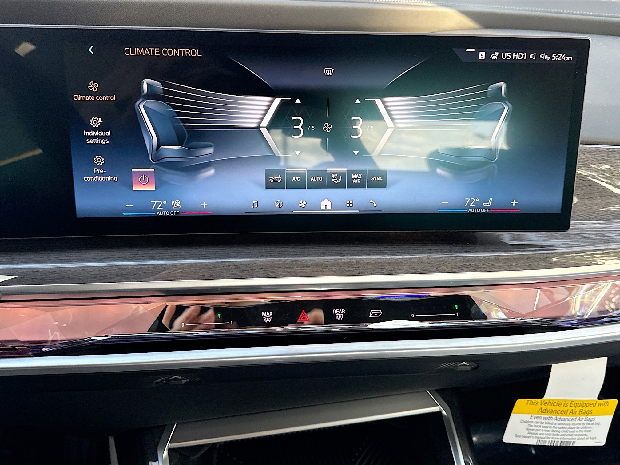 New 2026 BMW 750e xDrive AWD/4WD image 34