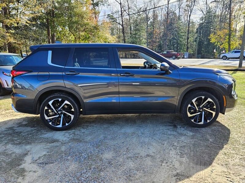 Used 2024 Mitsubishi Outlander SE image 13