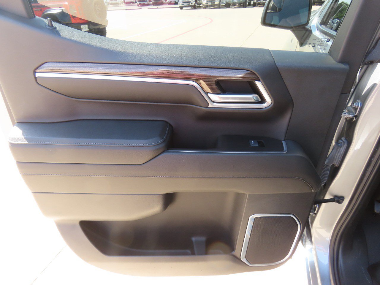 Used 2024 Chevrolet Silverado 1500 LT RWD image 17