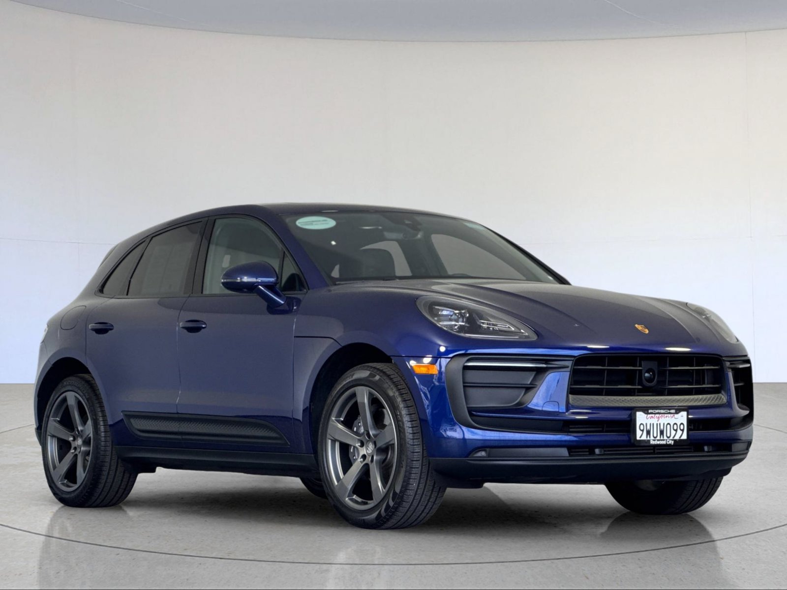 Certified 2026 Porsche Macan AWD/4WD image 10
