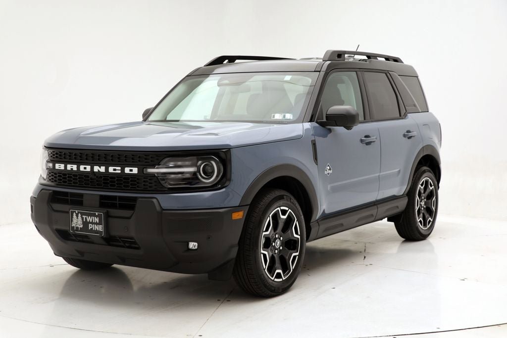 Used 2025 Ford Bronco Sport Outer Banks w/ Outer Banks Tech Package+ image 2