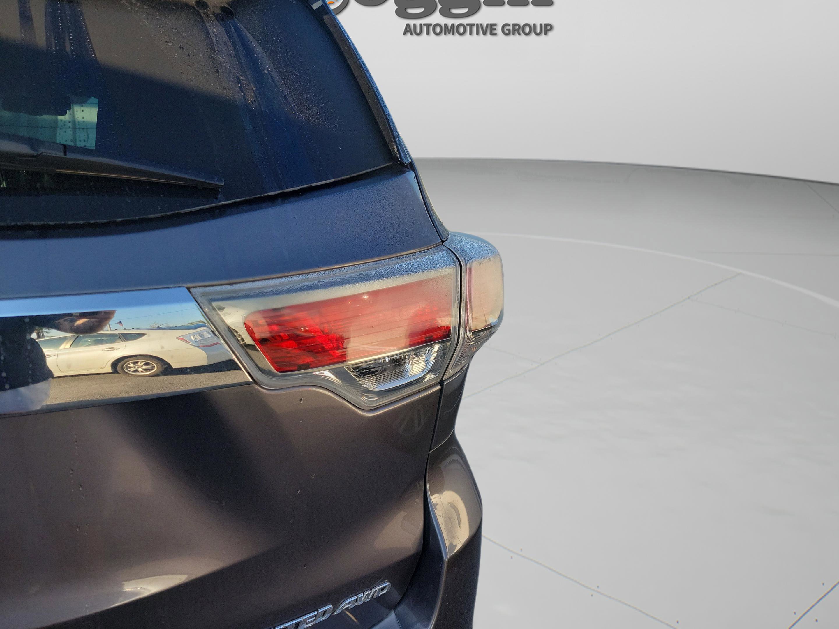 Used 2015 Toyota Highlander Limited Platinum AWD/4WD image 20