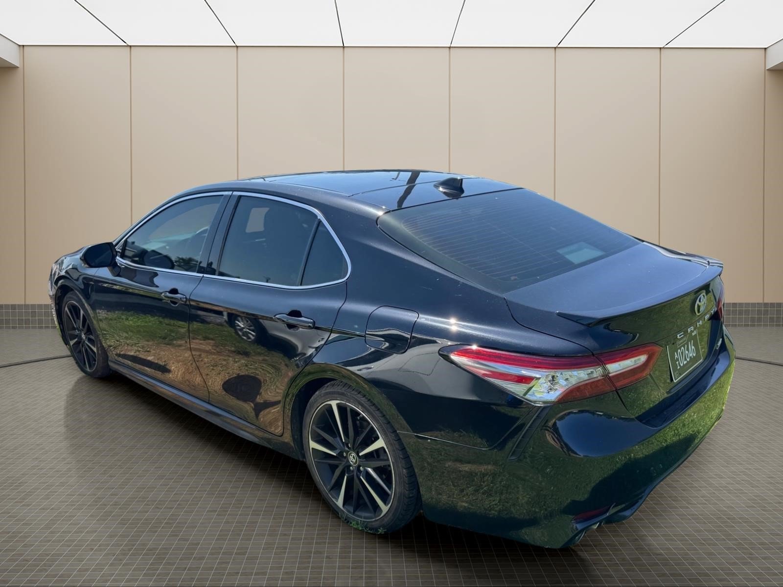 Used 2019 Toyota Camry XSE FWD image 18