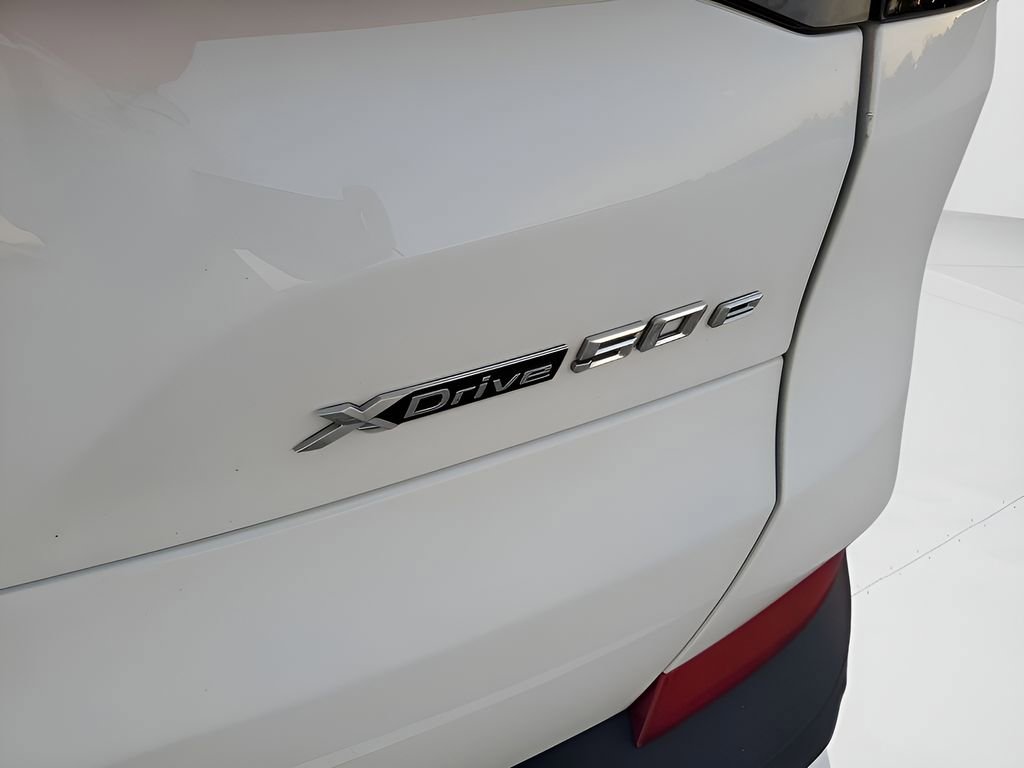 Used 2025 BMW X5 xDrive50e image 42