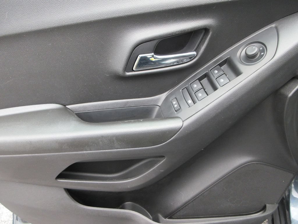 Certified 2021 Chevrolet Trax LT AWD/4WD image 22