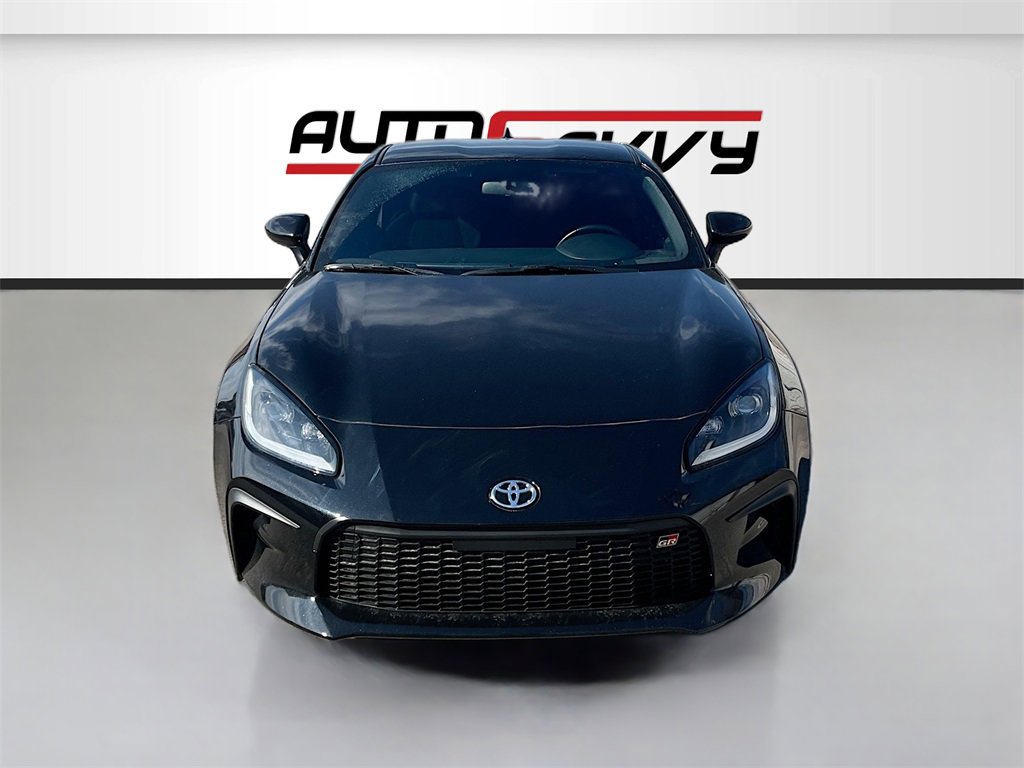Used 2024 Toyota GR86 Base image 2
