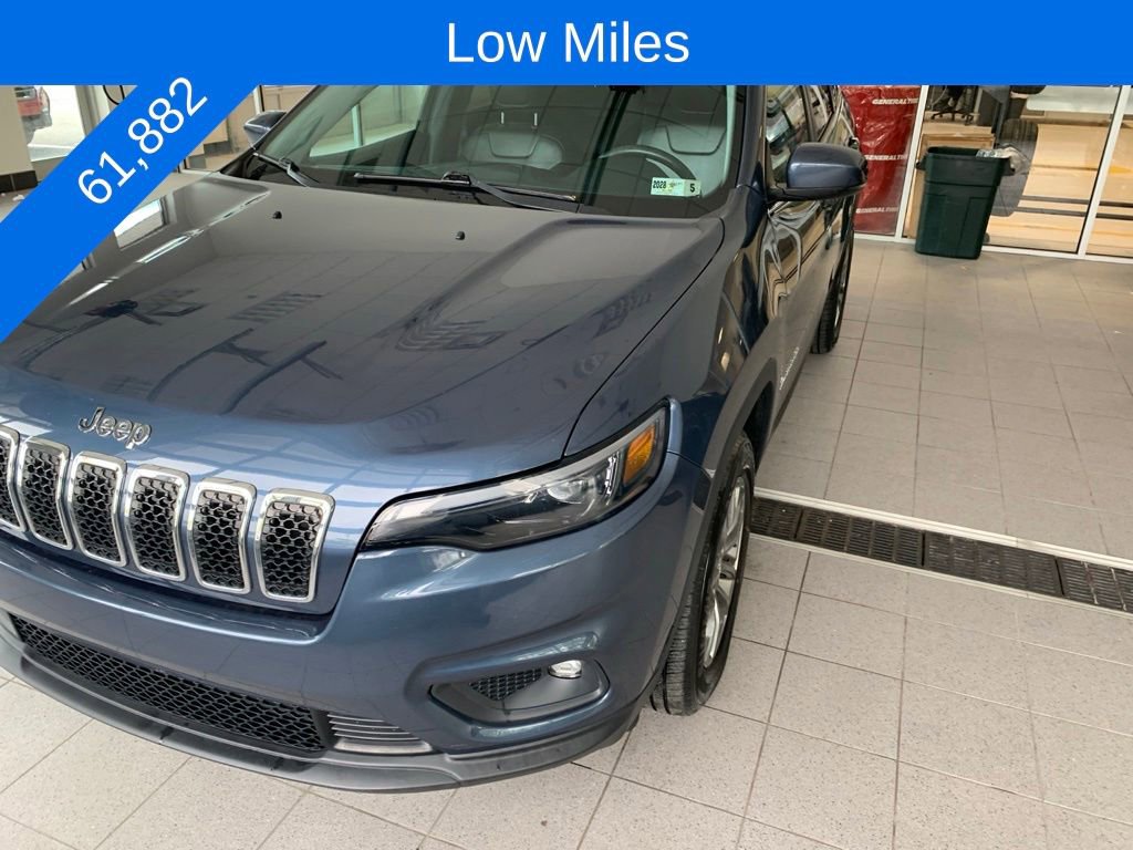 Used 2019 Jeep Cherokee Latitude Plus w/ Cold Weather Group AWD/4WD image 2