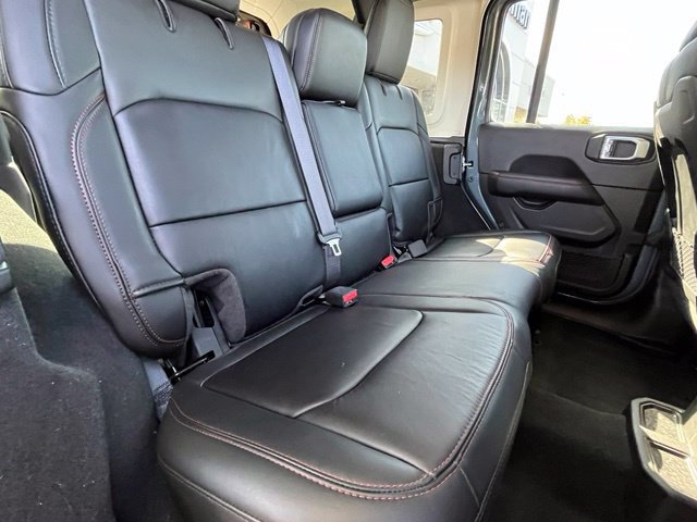 Used 2024 Jeep Wrangler Unlimited Rubicon w/ Convenience Group AWD/4WD image 27