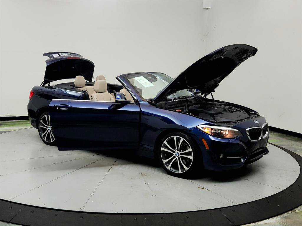 Used 2017 BMW 230i Convertible RWD image 9