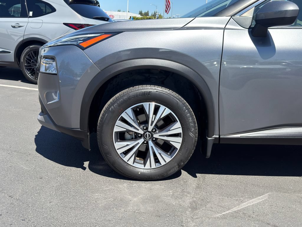 Used 2023 Nissan Rogue SV FWD image 5