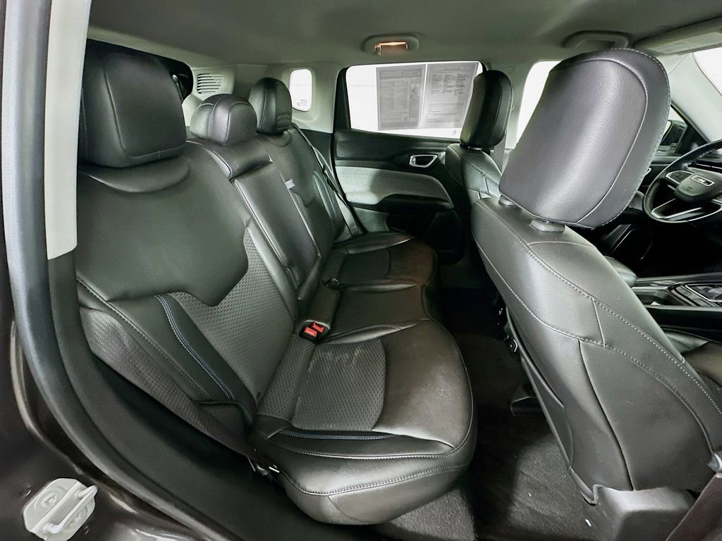 Certified 2022 Jeep Compass Latitude w/ Convenience Group image 37