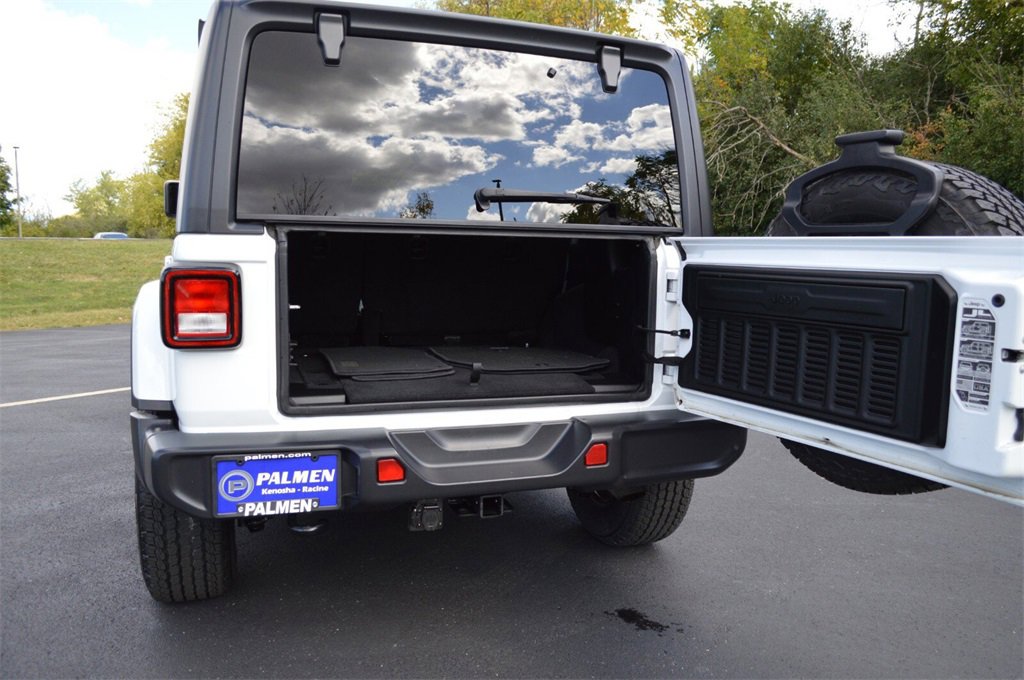 Used 2020 Jeep Wrangler Unlimited Sahara image 38