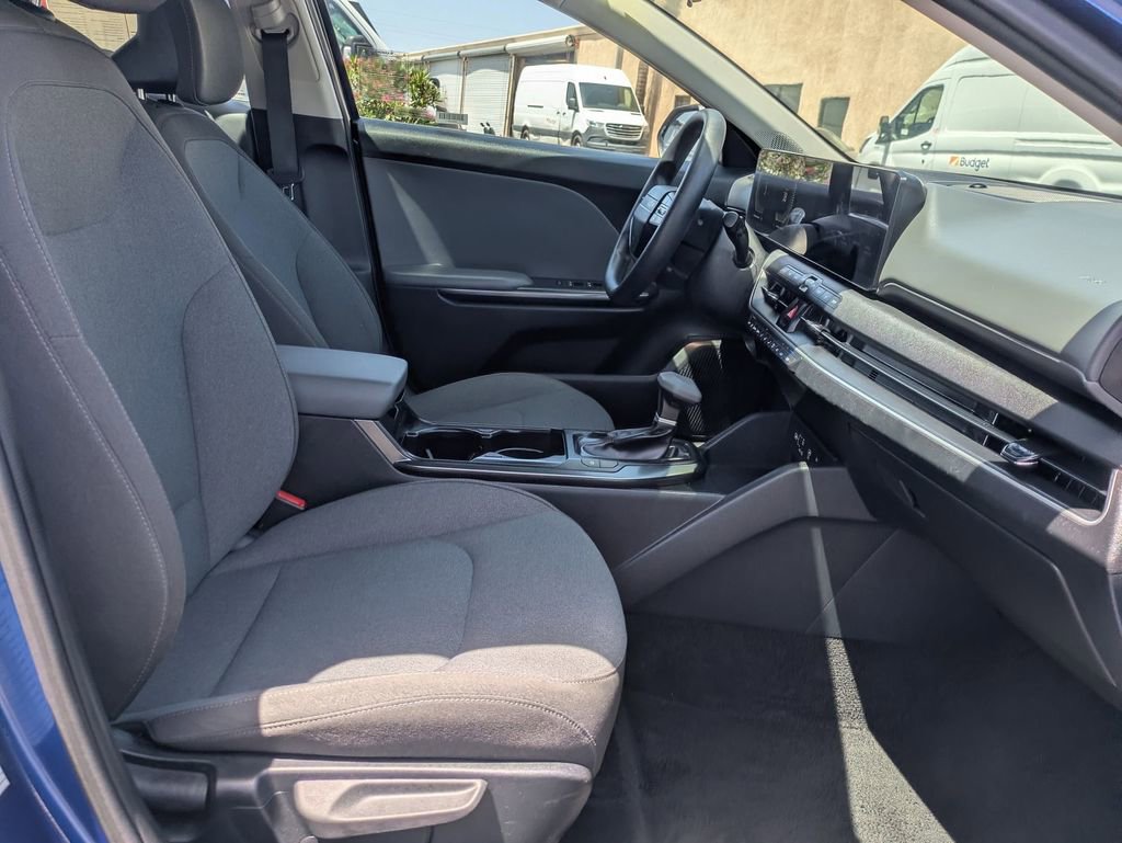 Used 2025 Kia K4 LXS image 33