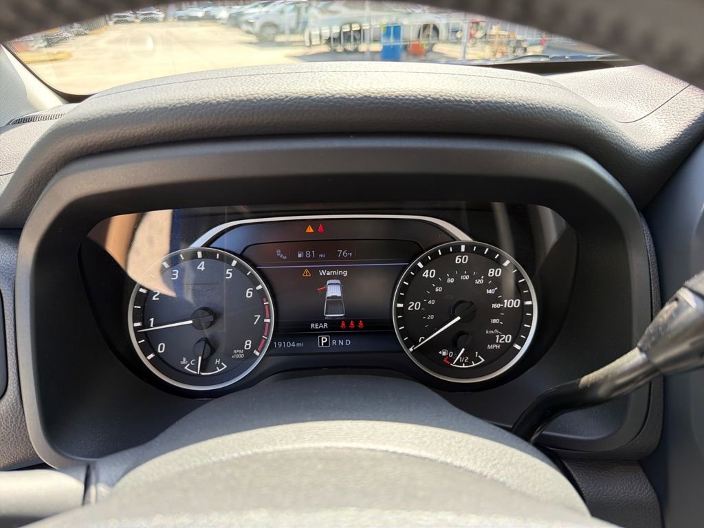 Used 2024 Nissan Titan SV w/ SV Convenience Package image 24