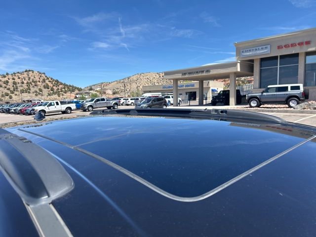 Used 2018 Chrysler Pacifica Limited w/ Advanced Safetytec Group FWD image 25