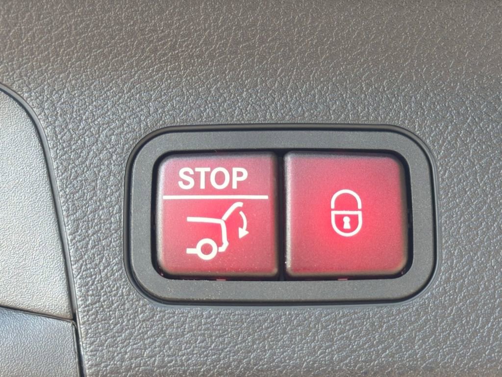 Certified 2024 Mercedes-Benz GLS 450 4MATIC image 38