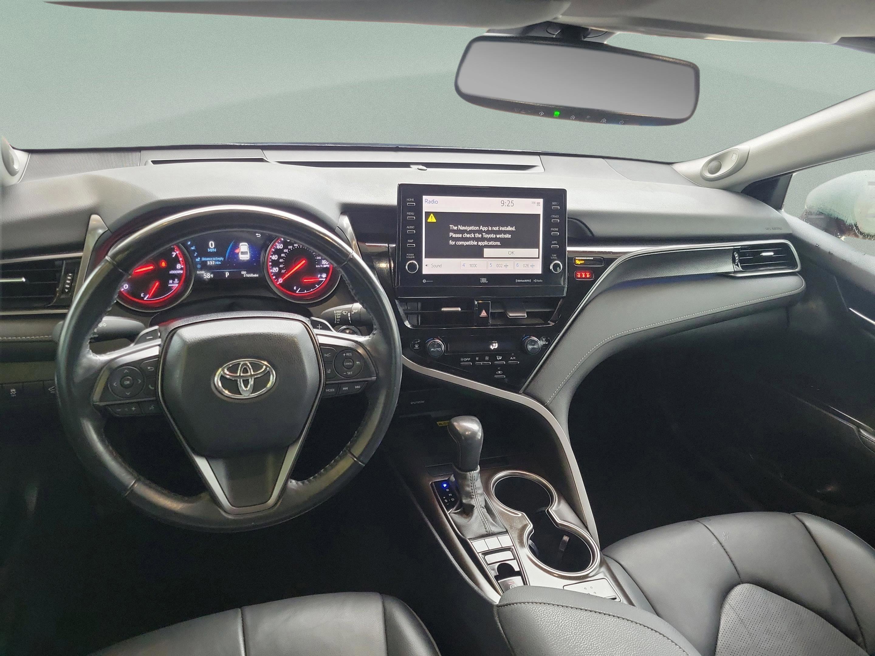 Used 2022 Toyota Camry XSE image 17