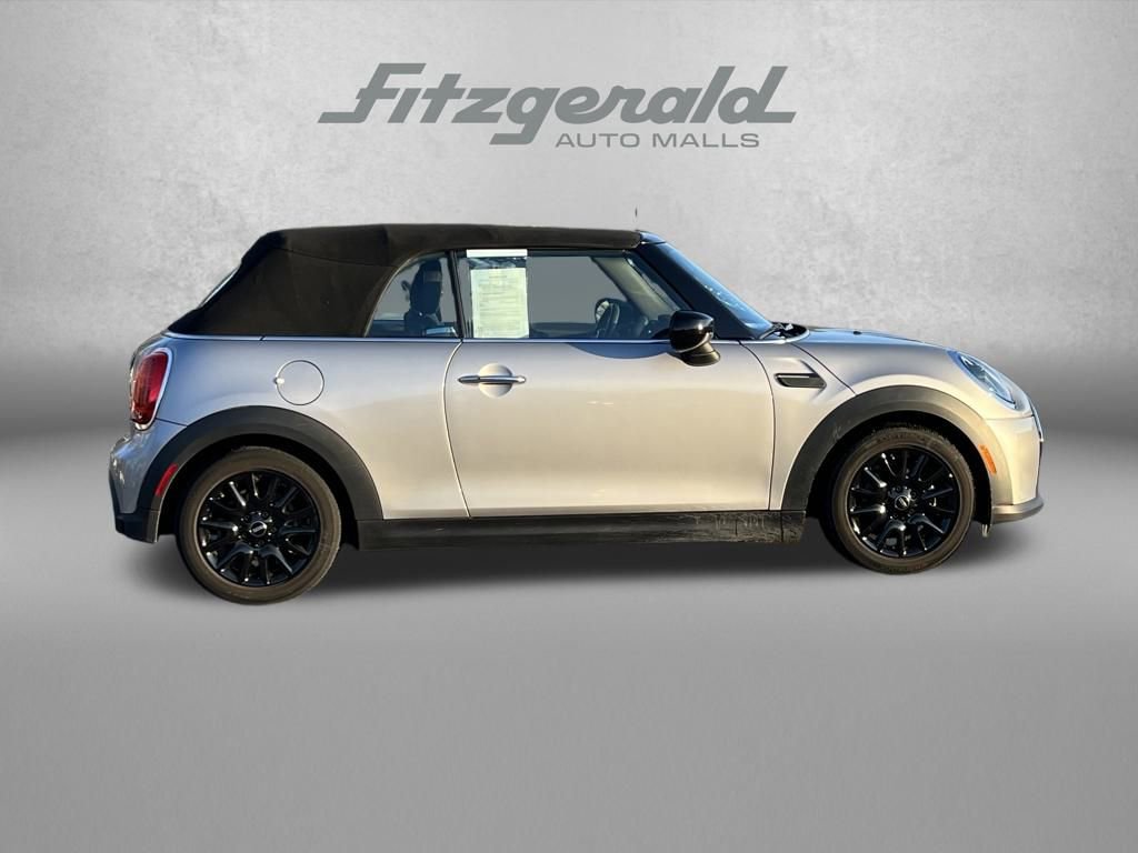 Used 2023 MINI Cooper Classic w/ Signature Upholstery Package image 3